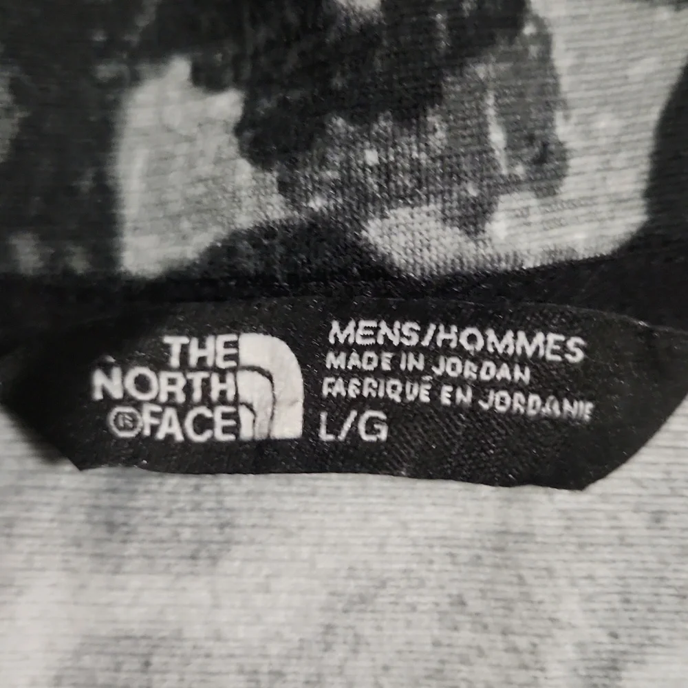 Men's The North Face Quarter Zip Pullover Sweater Gray And Black Camo Size Large